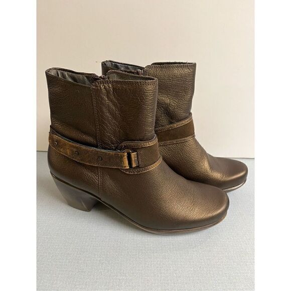 Naot bootie brown/bronze color sz 39 sz 8/8.5 - Picture 1 of 6